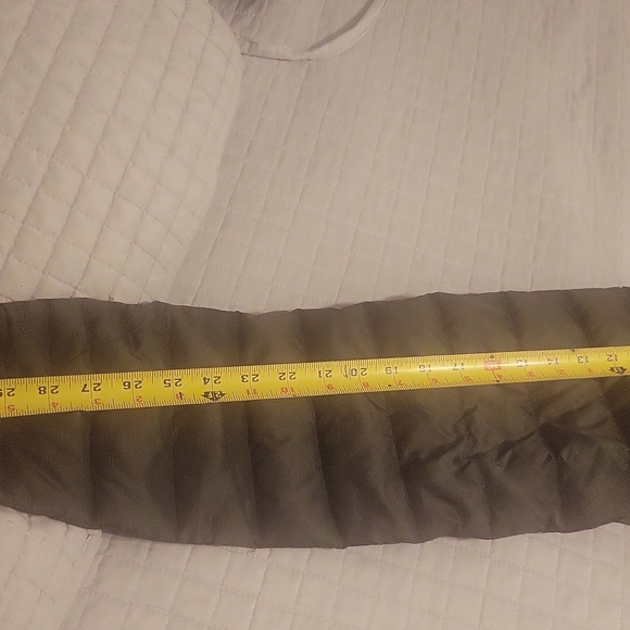 Underarmour down goose jacket, unisex size medium, I'm size large. - Picture 8 of 8